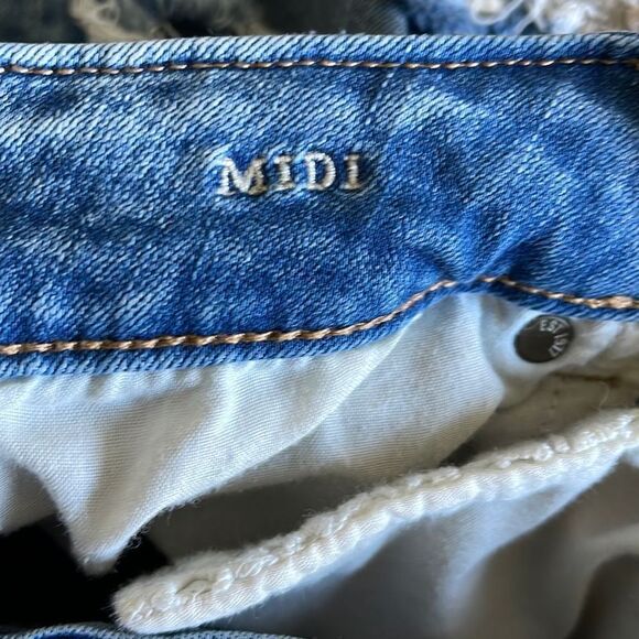 American Eagle‎ Denim Shorts. Size 2 Midi Stretch - Picture 4 of 7